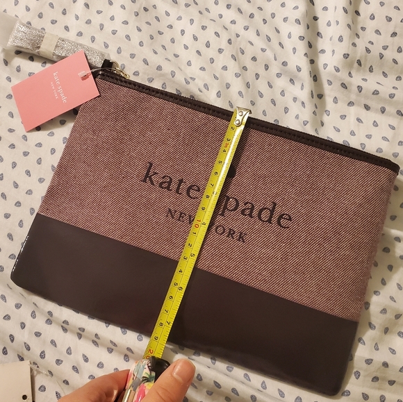 KATE SPADE Large Tassel Pouch NWT - Picture 3 of 4